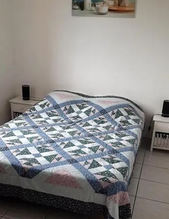 בית נופש Le Bos De Montassot *