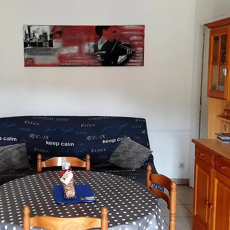 בית נופש Le Bos De Montassot *